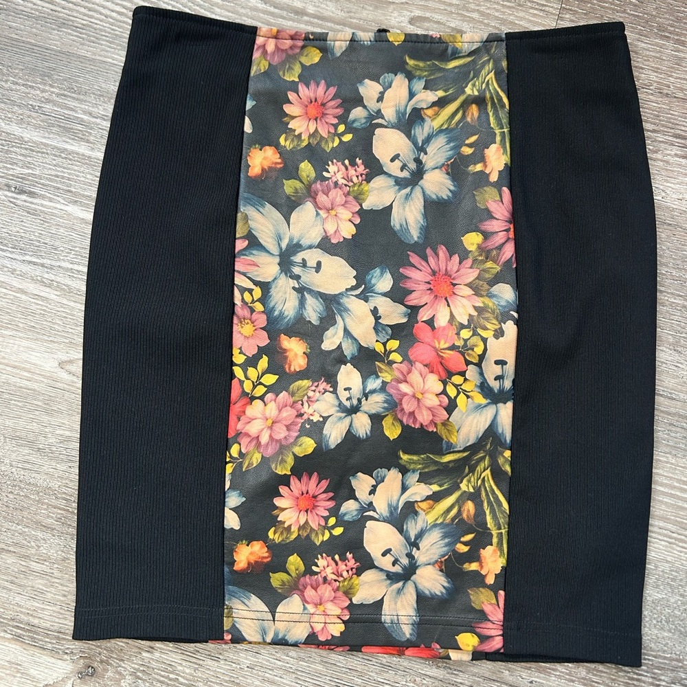 MINKPINK Floral Leather Panel Black Pencil Skirt